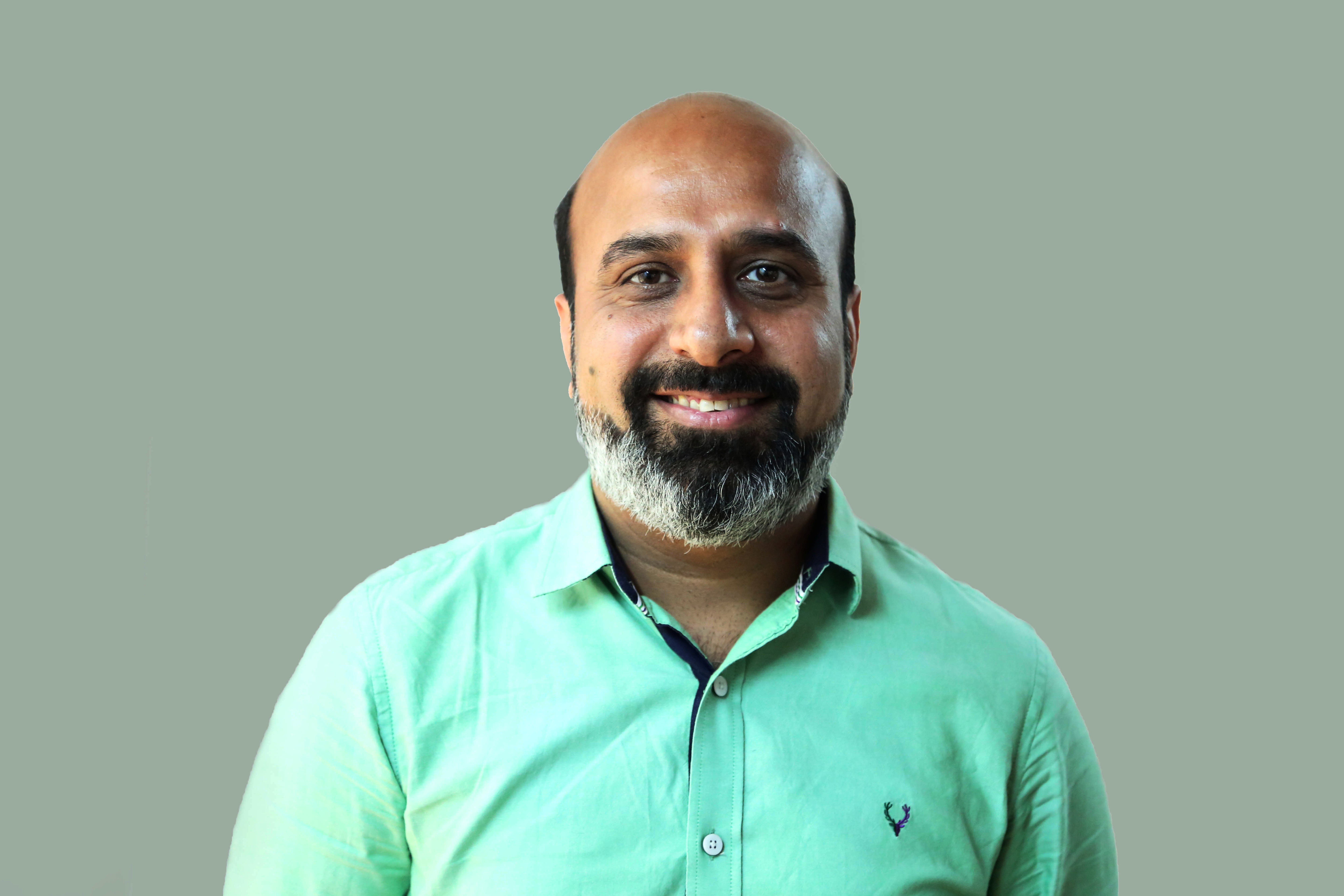 Ravi Taneja-Axis-Rooms